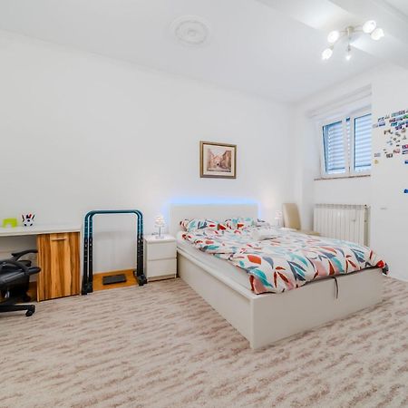 Work And Play Apartment Zagreb Luaran gambar